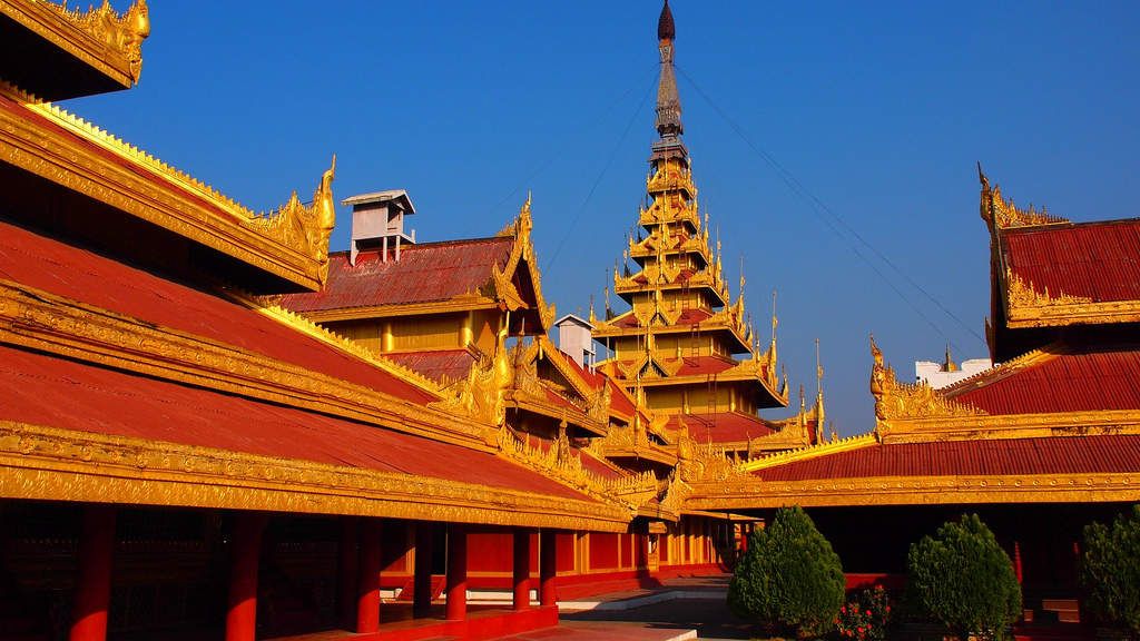 Hoàng cung Mandalay nguy nga