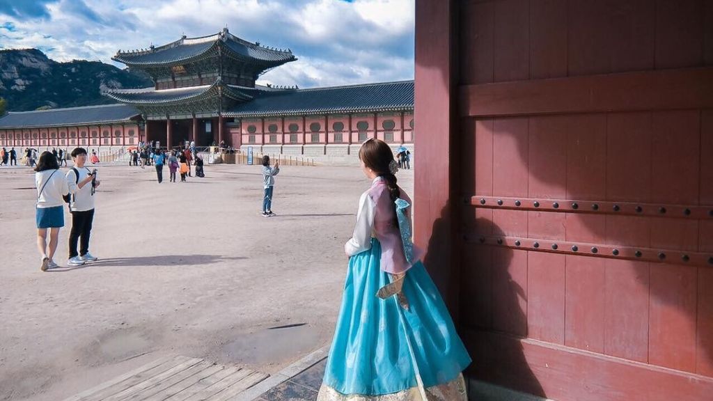 Trải nghiệm mặc Hanbok tại Cảnh Phúc Cung