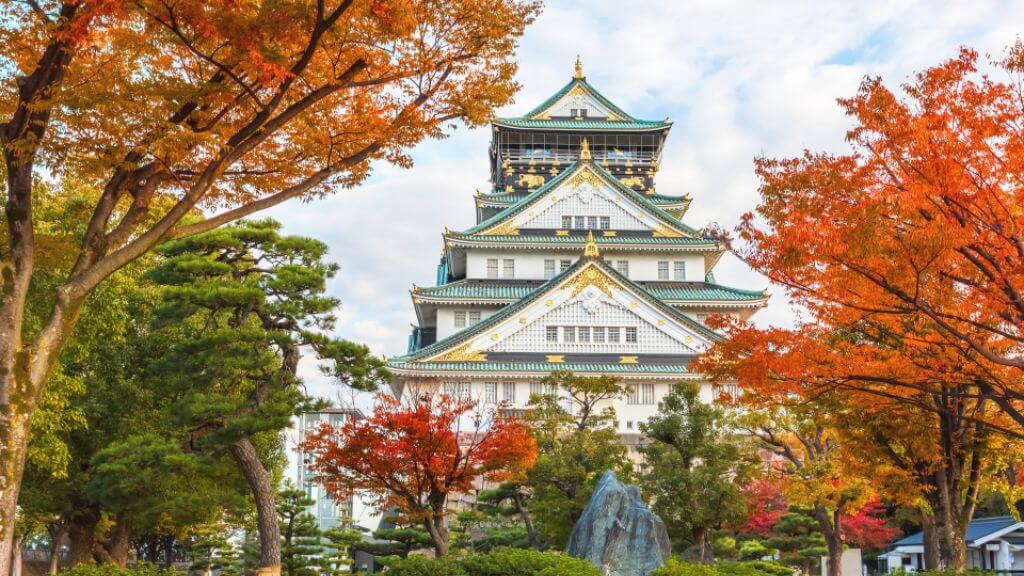 Lâu đài Osaka mùa thu