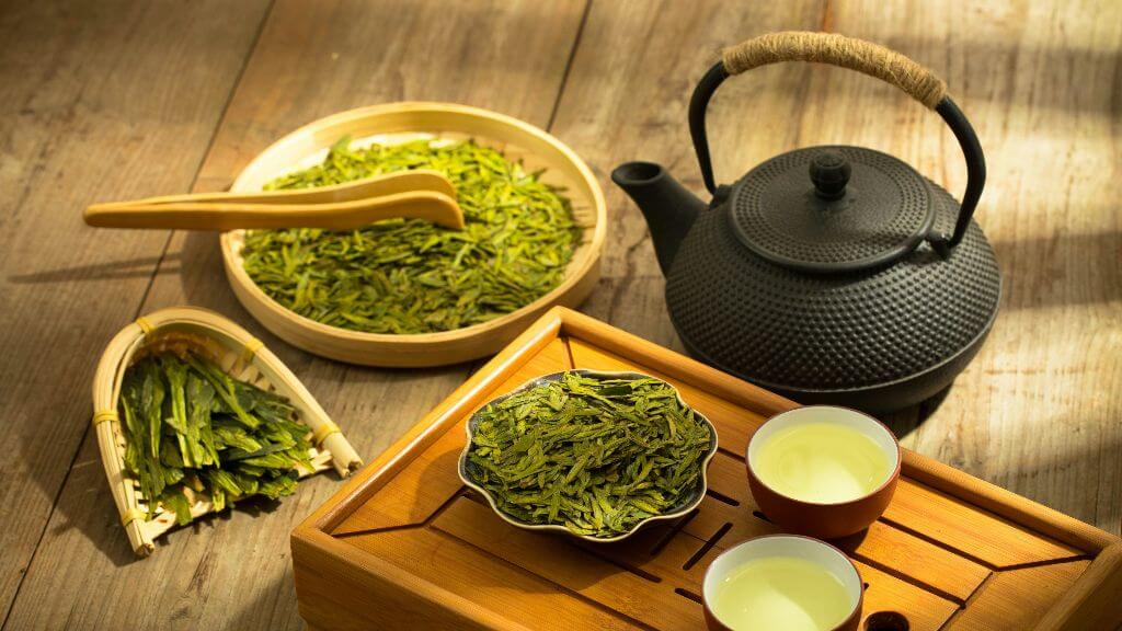 Thưởng thức trà Long Tỉnh nổi tiếng