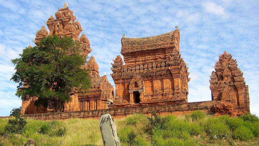 Tháp Po Klong Garai - điểm check in tại du lịch Nha Trang
