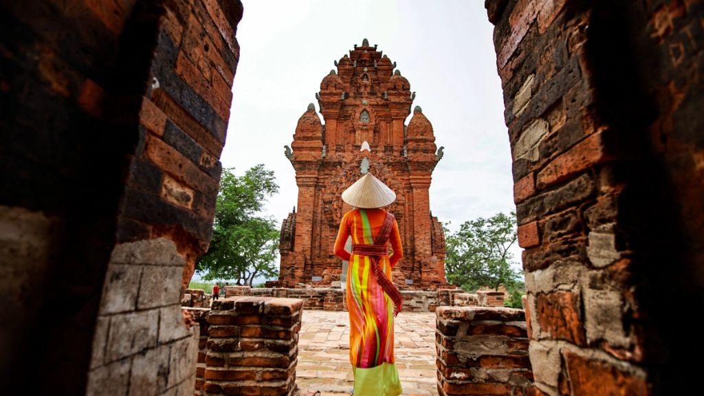 Tháp Po Klong Gara mang văn hóa Chăm pa cổ
