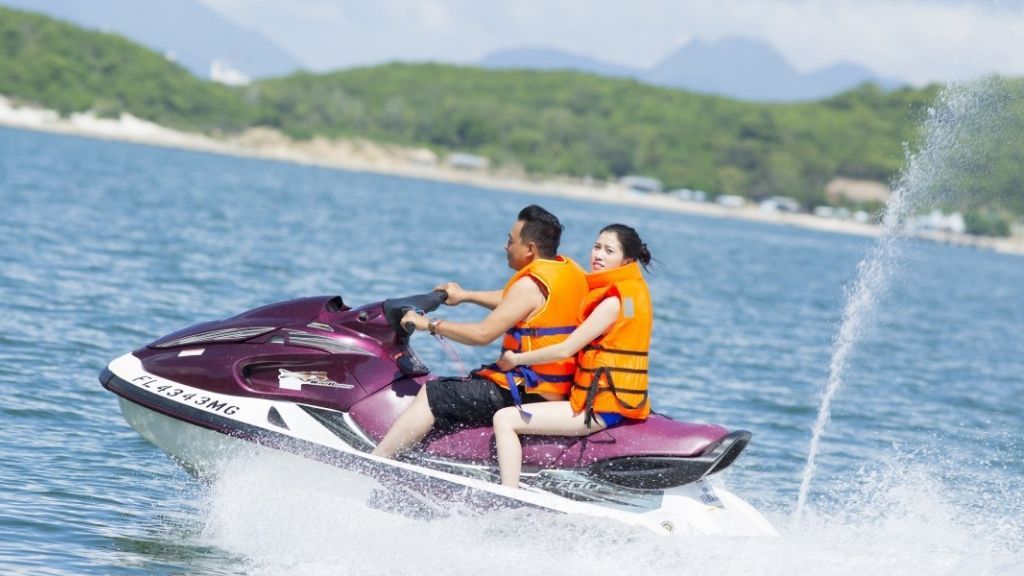 Trải nghiệm các trò chơi trên biển