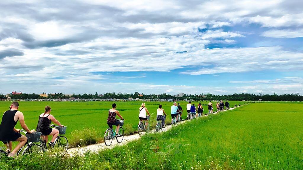 Trải nghiệm đạp xe khám phá vùng quê Bắc Bộ