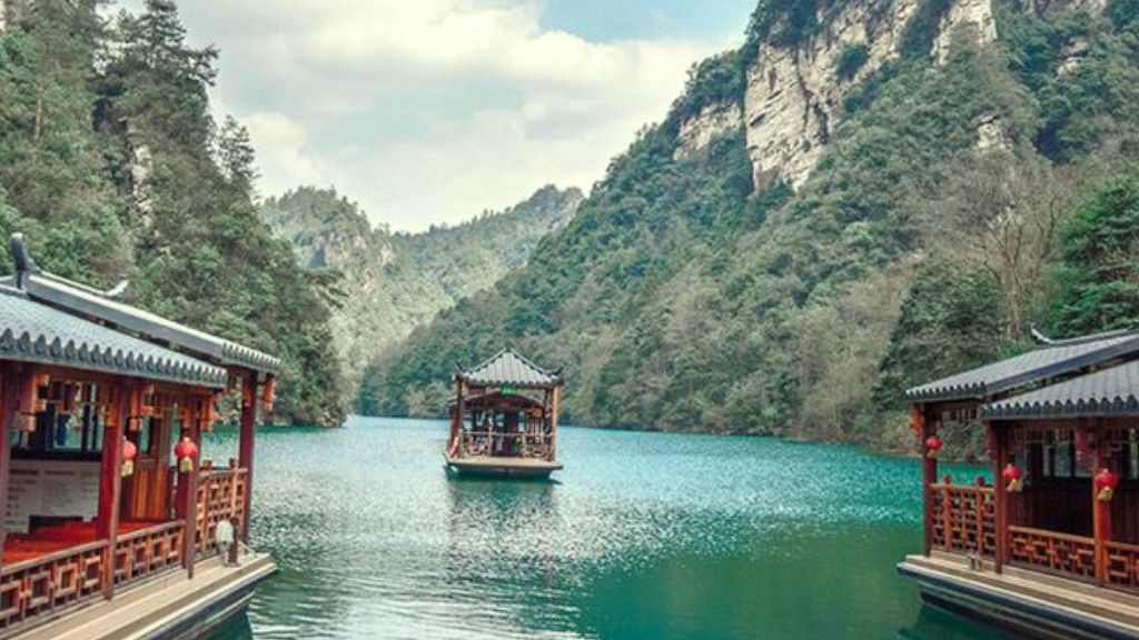 Hồ Bảo Phong với vẻ đẹp thơ mộng