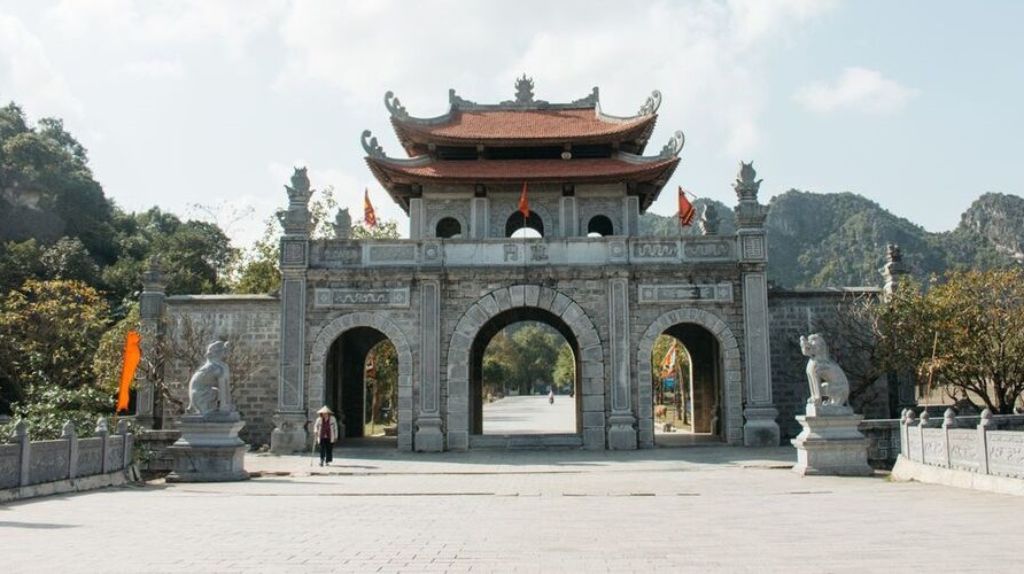 Tham quan cố đô Hoa Lư