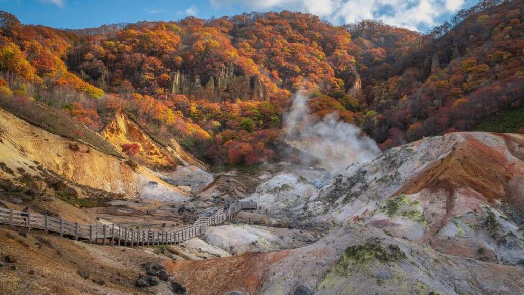 Trầm trồ trước kiến tạo địa chất độc lạ tại Thung lũng địa ngục Jigokudani (@nationalpark japan)
