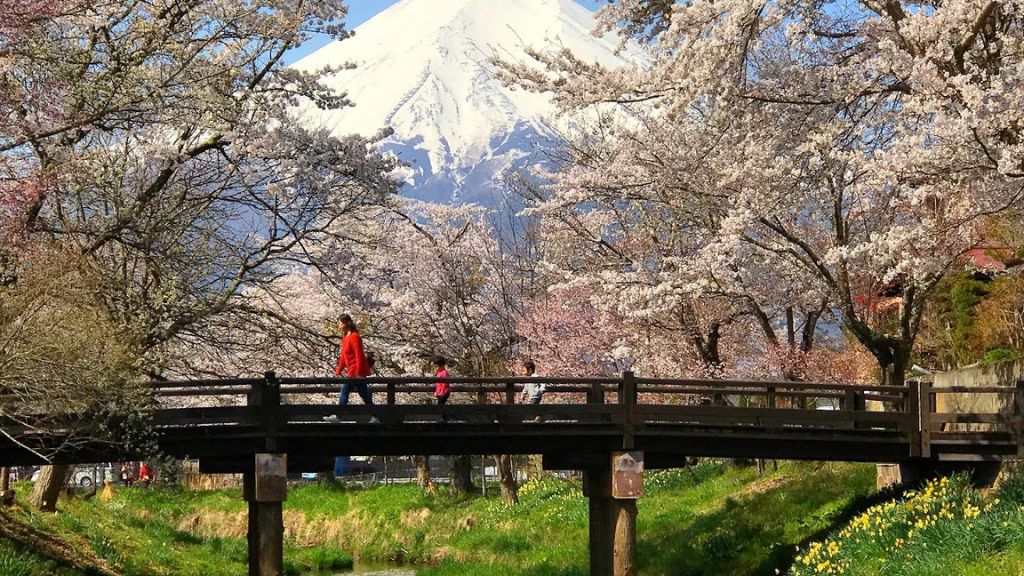 Làng Oshino Hakkai tuyệt đẹp như bức tranh