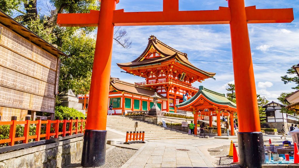 Đền Fushimi Inari linh thiêng
