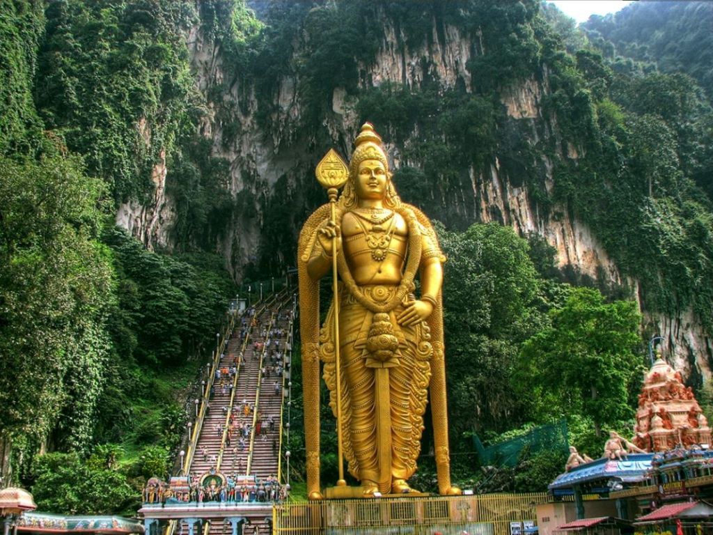 Động Batu trong tour Singapore - Malaysia