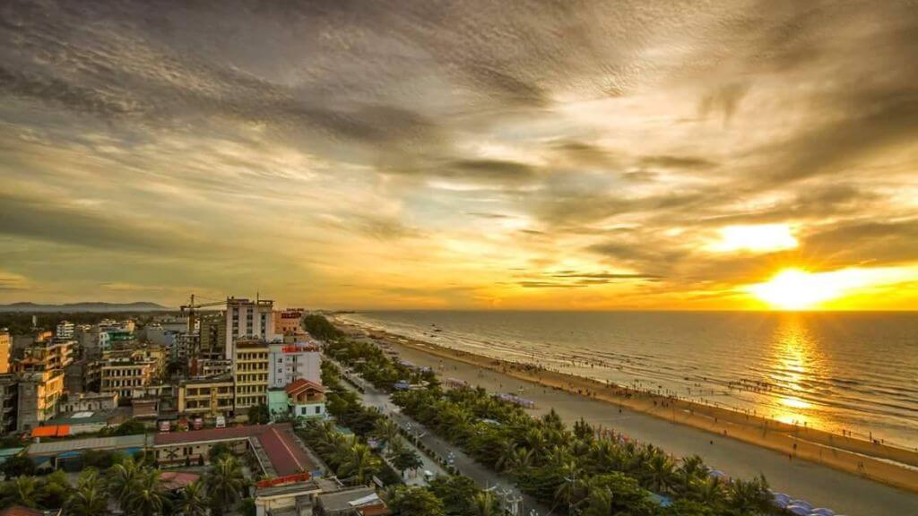 Hoàng hôn trên bãi biển Sầm Sơn