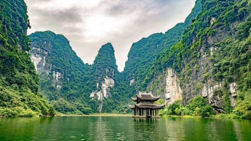 Chiêm ngưỡng vẻ đẹp vô thực của Tràng An