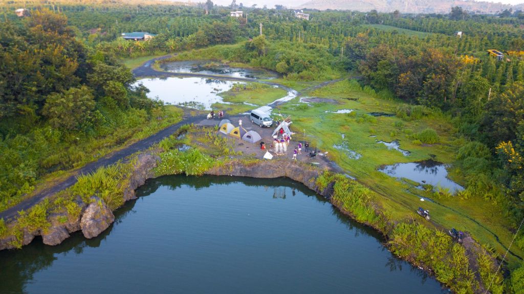 Khung cảnh thiên nhiên hùng vĩ tại Hồ Lắk
