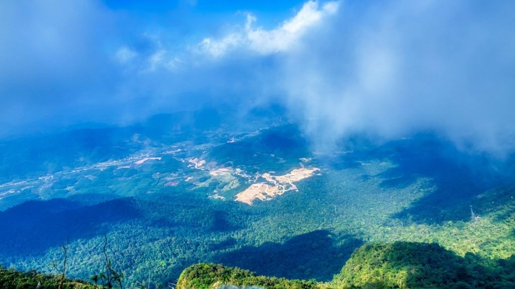 Quang cảnh núi rừng Tây Yên Tử