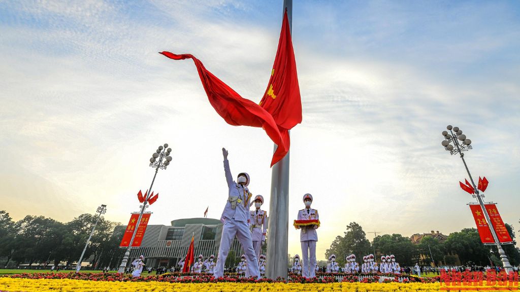 Lễ thượng cờ uy nghi tại Quảng trường Ba Đình