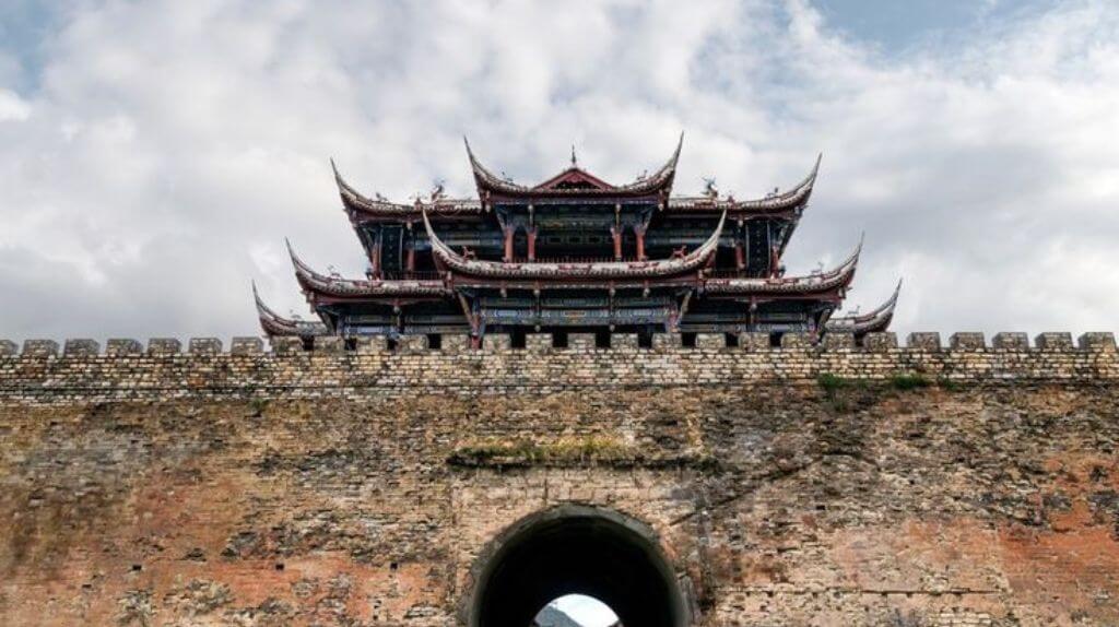 Tham quan thành cổ Tùng Phan