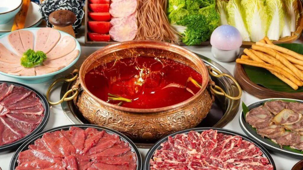 Khám phá món ăn đặc trưng Lẩu Bò Tây Tạng