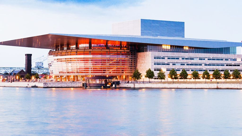 Nhà hát Opera Copenhagen độc đáo