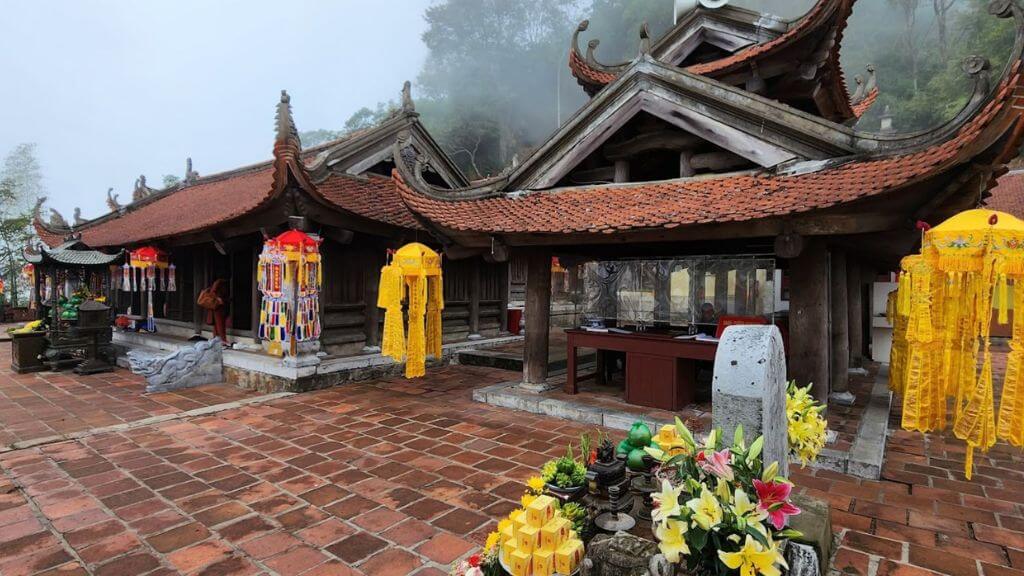 Chùa Hoa Yên - Ngôi chùa cổ kính trên đỉnh Yên Tử