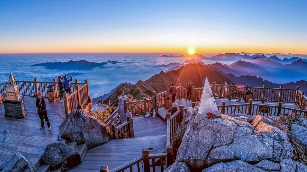 Đỉnh Fansipan - Nóc nhà Đông Dương 3143m