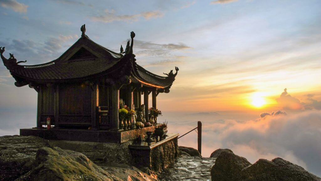 Đỉnh thiêng Yên Tử - Quảng Ninh