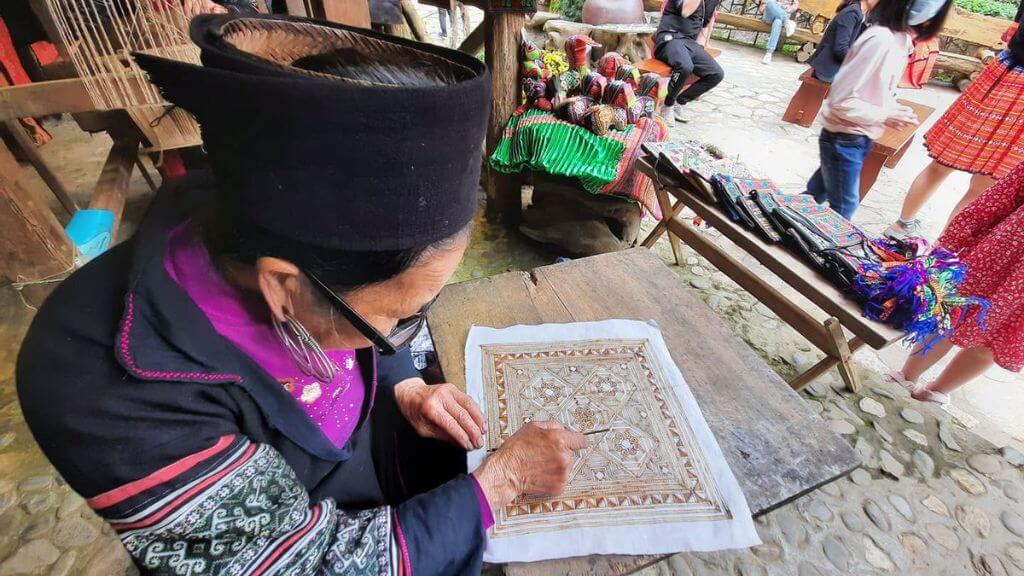 Nghề se lanh dệt vải bản Cát Cát
