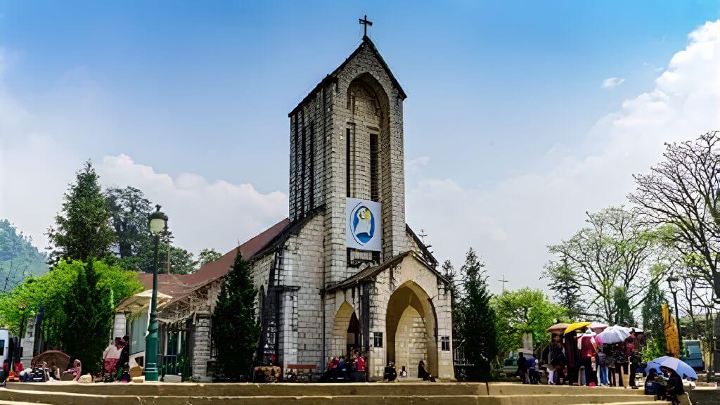 Nhà thờ đá Sapa