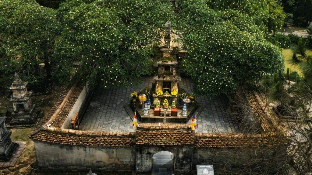 Vườn Tháp tổ - Vườn Tháp Huệ Quang