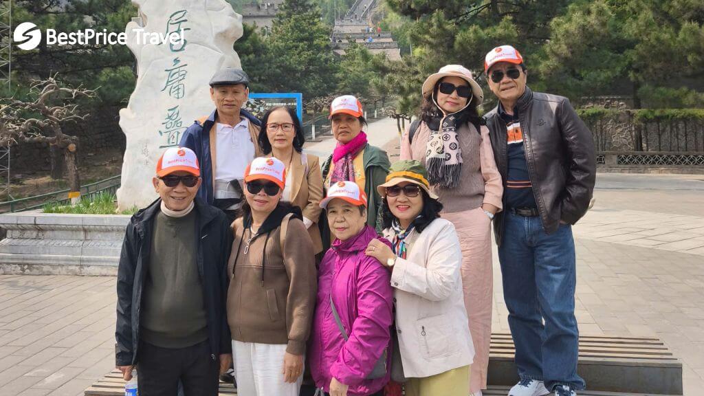 Đoàn khách trải nghiệm tour Bắc Kinh Thượng Hải