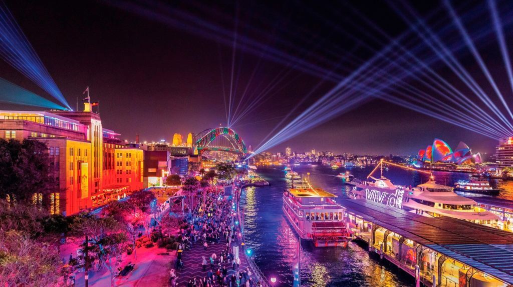 Không khí sôi động của Sydney về đêm