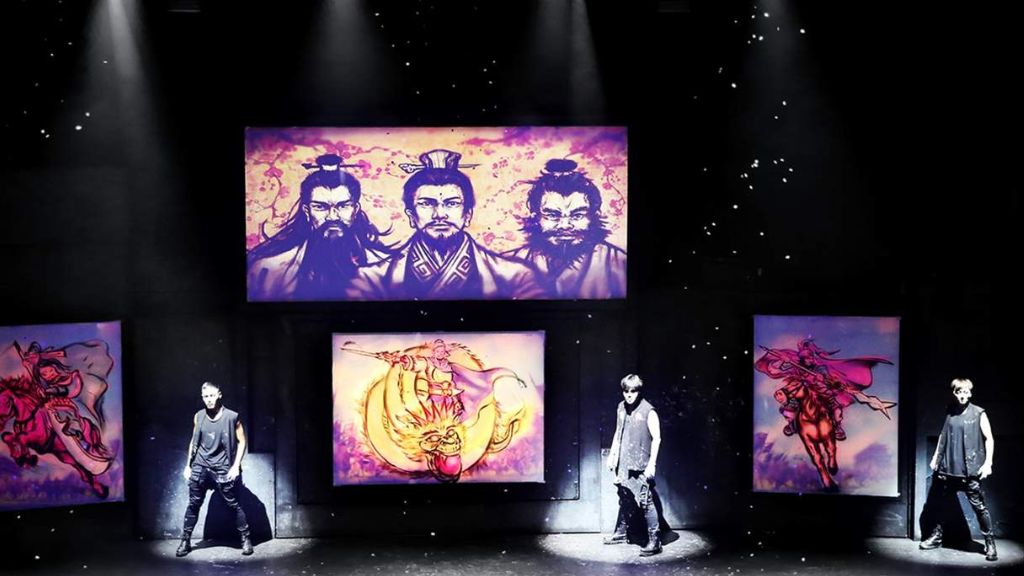 Thưởng thức Hero Painter Show màn trình diễn nghệ thuật vẽ tranh vui nhộn