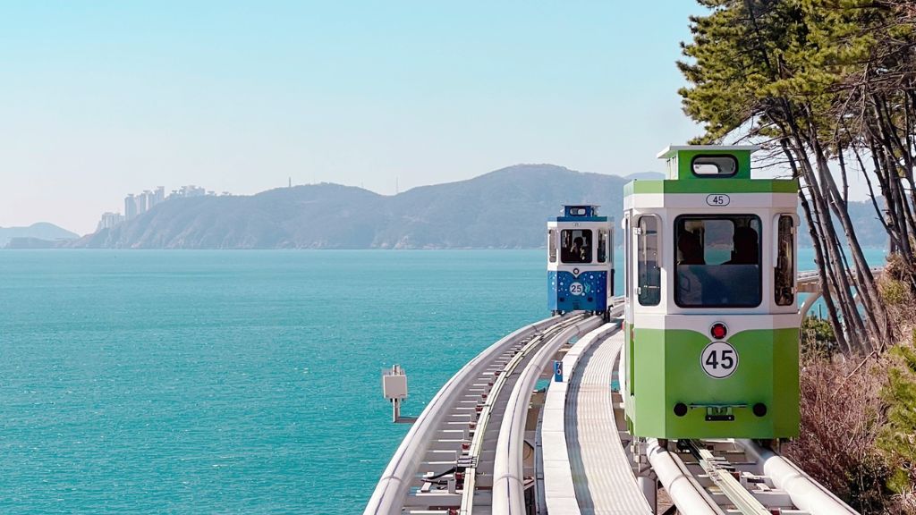 Trải nghiệm tàu điện ven biển Haeundae