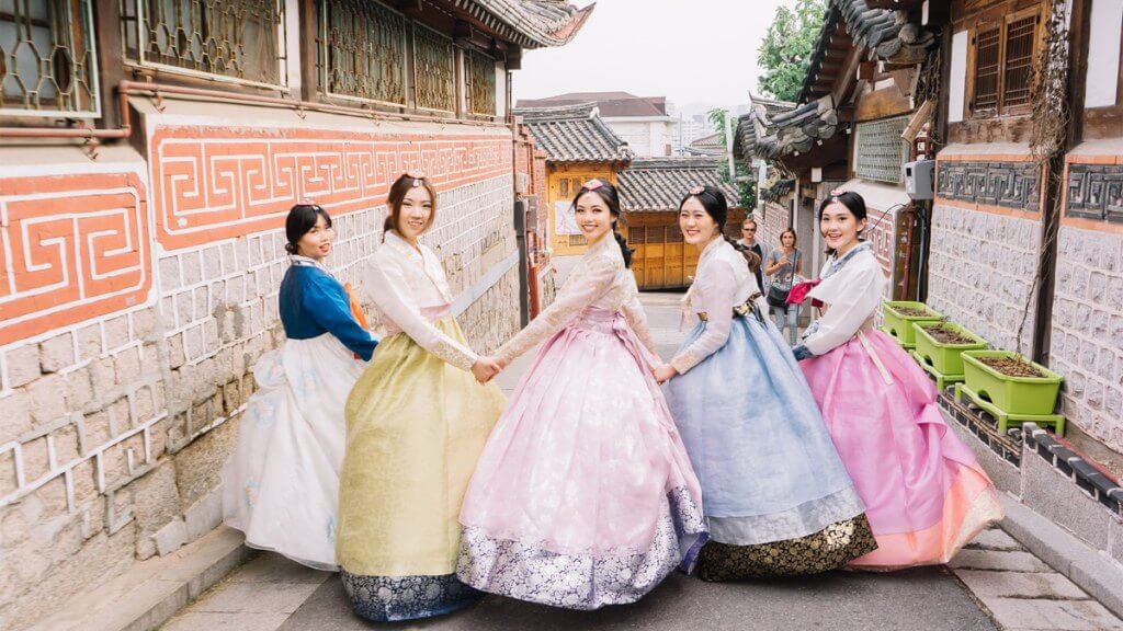 Mặc đồ Hanbok và chụp ảnh siêu đẹp