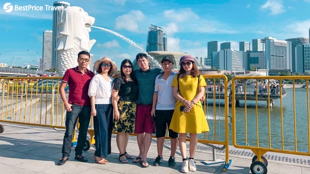 Khách hàng đi tour Singapore của BestPrice