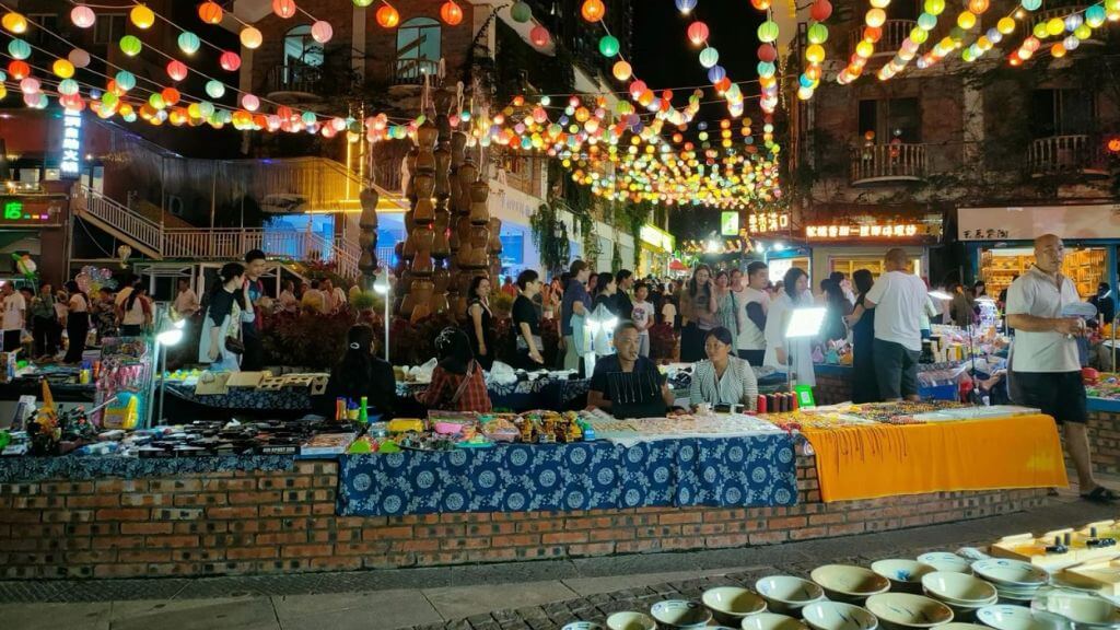 Khám phá chợ đêm Nam Hồ