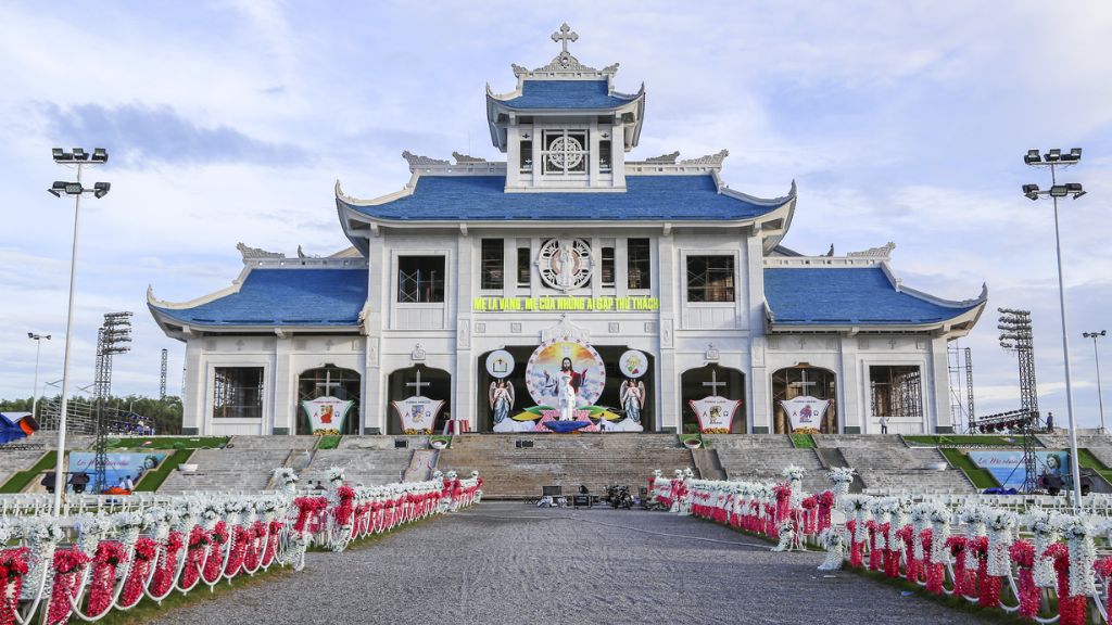 Thánh Địa La Vang - thánh địa công giáo nổi tiếng nhất Việt Nam