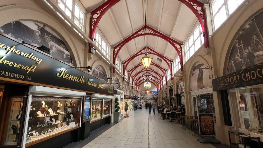 Bên trong ngôi chợ Victoria mang dấu ấn Celtic