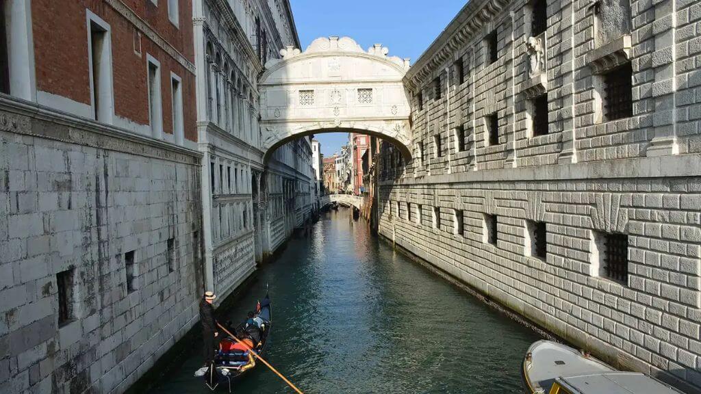 Chiêm ngưỡng nét đẹp tại Cầu Thở Dài