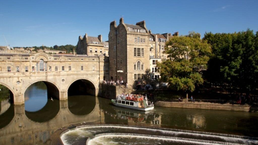 Dạo bước tại Pulteney Bridge