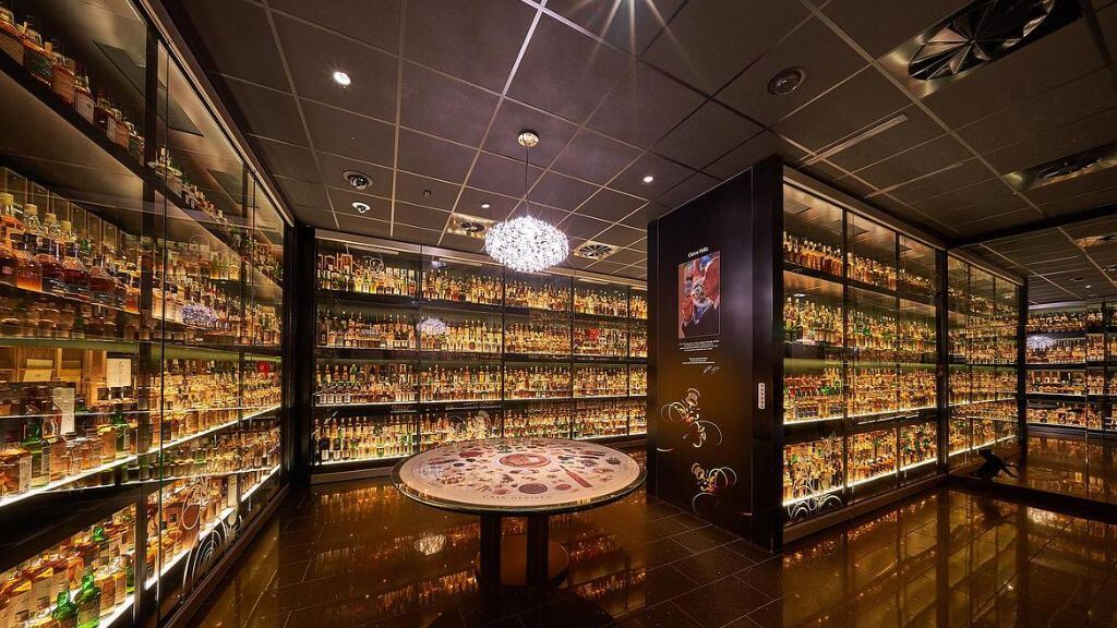 Khám phá quy trình chưng cất wisky lâu đời tại Scotch Whisky