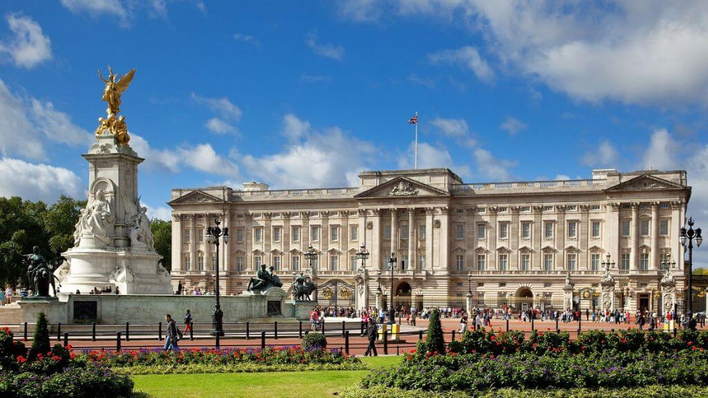 Cung điện Buckingham  - Biểu tượng quyền lực và tráng lệ của Hoàng gia Anh