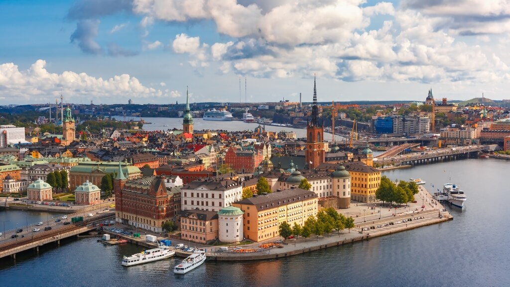 Toàn cảnh Khu phố cổ Gamla Stan đầy màu sắc