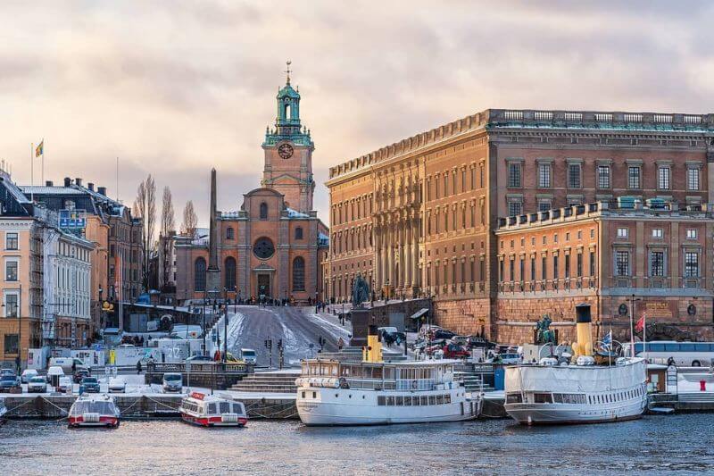 Bến cảng Skeppsbron – Bến cảng cổ bên khu phố Gamla Stan, Stockholm.