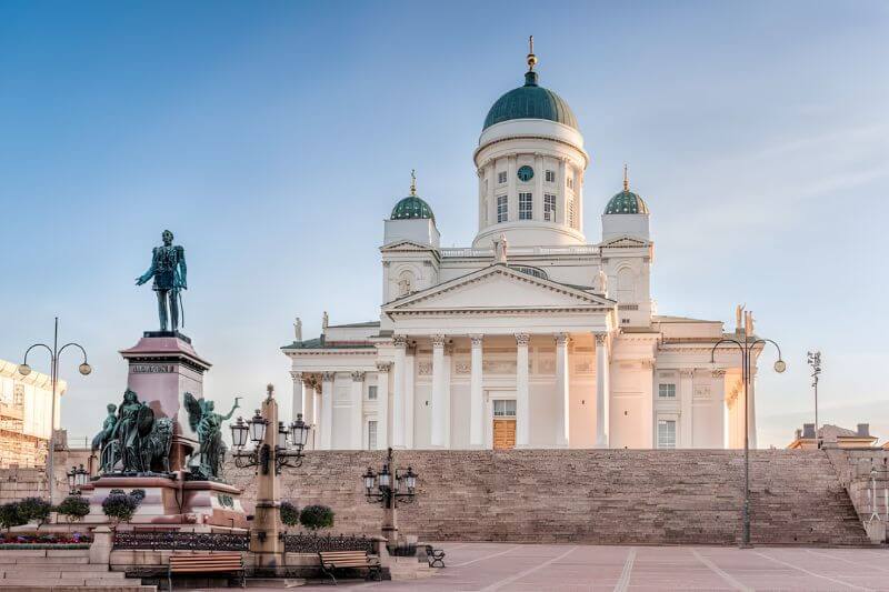 Helsinki Cathedral – Nhà thờ biểu tượng nổi bật giữa trung tâm Helsinki.