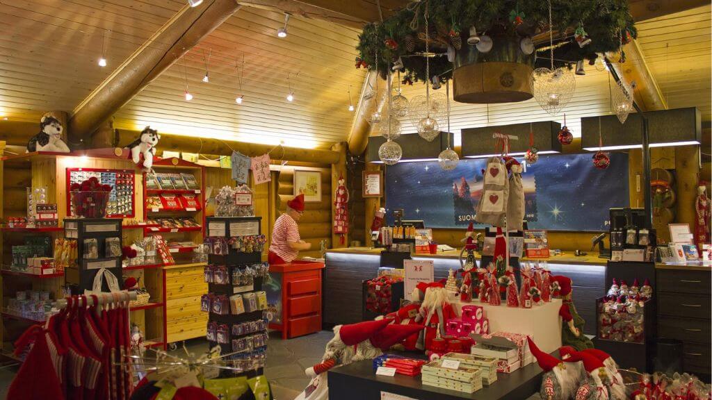Đoàn tiếp tục ghé Santa’s Post Office – bưu điện chính thức của Ông Già Noel