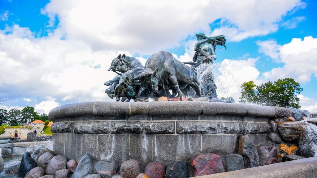 Gefion Waterfall – đài phun nước nổi tiếng gắn với truyền thuyết lập quốc của Đan Mạch