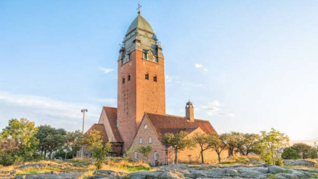 Nhà thờ Masthugget (Masthuggskyrkan), biểu tượng nổi bật của thành phố nằm trên đỉnh đồi cao