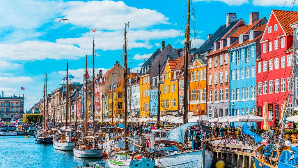 Bến Cảng Nyhavn tấp nập