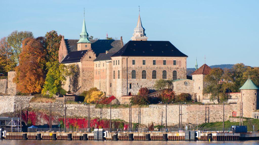 Di tích lịch sử Pháo đài Akershus nằm bên vịnh Oslofjord