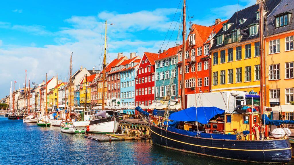 Khám phá khu cảng Nyhavn    biểu tượng nổi tiếng nhất của Copenhagen